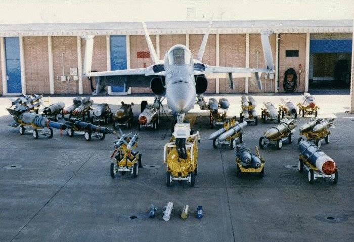 f-18-1.jpg (73427 bytes)