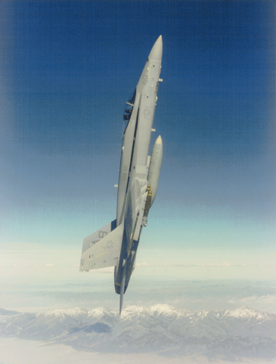 f18_12.jpg (63964 bytes)